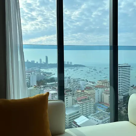 502 Edge 25th Floor Sea View With King Size Bed อพาร์ตโฮเทล Pattaya