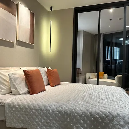502 Edge 25th Floor Sea View With King Size Bed Pattaya