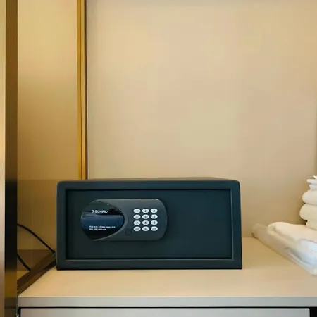 502 Edge 25th Floor Sea View With King Size Bed 4* Pattaya