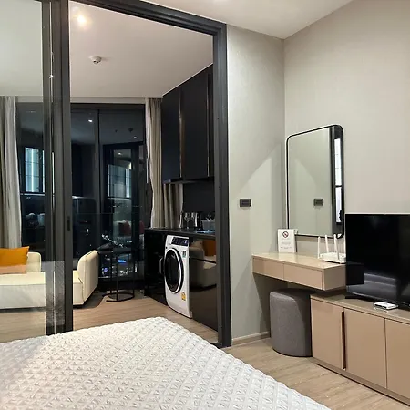 502 Edge 25th Floor Sea View With King Size Bed อพาร์ตโฮเทล