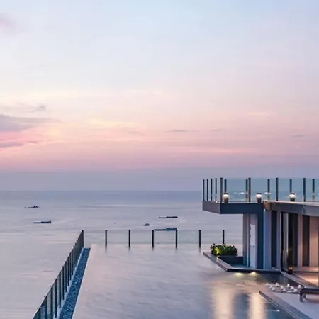 Aparthotel Base海景网红顶层无边泳池 双卧室套房 Pattaya