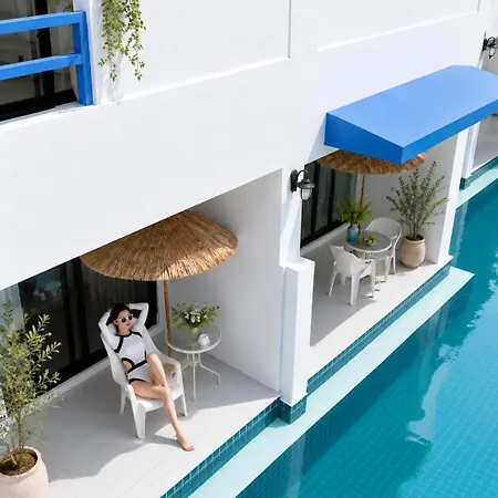 Mona Lisa Pool Pattaya