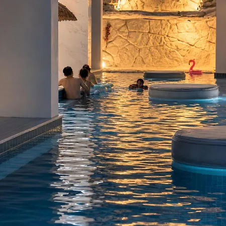 Mona Lisa Pool Pattaya