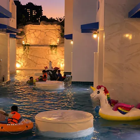 Mona Lisa Pool Pattaya