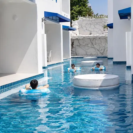 Mona Lisa Pool โฮมสเตย์