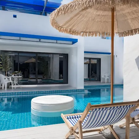 Mona Lisa Pool โฮมสเตย์ *