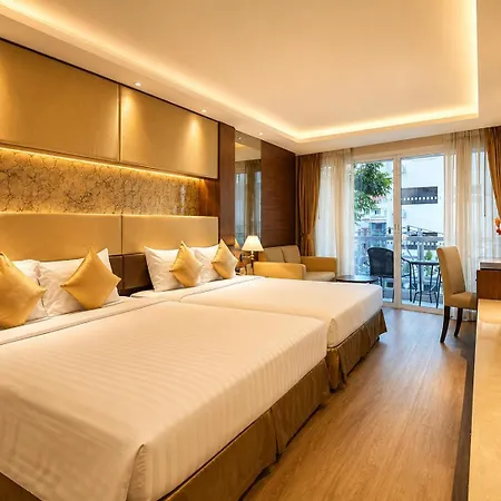 โรงแรม Nova Gold
