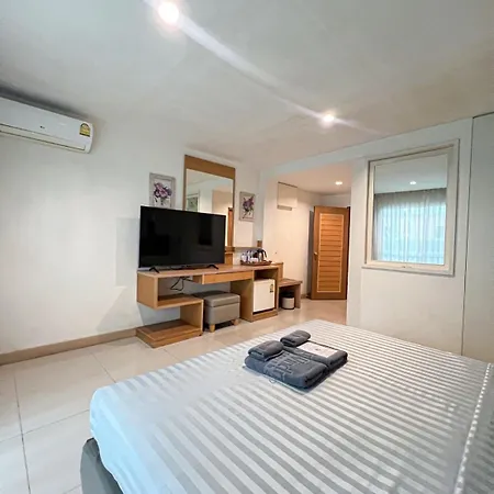 วินด์มิลล์รีสอร์ทโฮเทล พัทยา โรงแรม 3*
