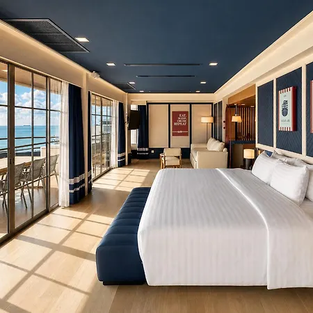 โรงแรม The Cruise
