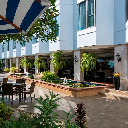 รีสอร์ท The Bayview 4*