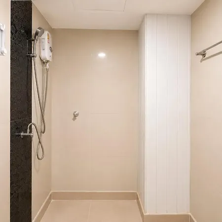 โรงแรม The Esse