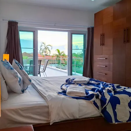 Villa At 5 Mins Walk 3bdr Pool For Groups And Family *