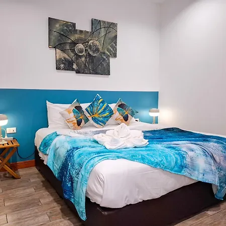 Villa At 5 Mins Walk 3bdr Pool For Groups And Family