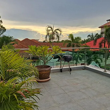 Villa At 5 Mins Walk 3bdr Pool For Groups And Family Pattaya