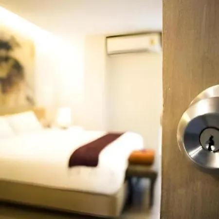 P.72 โรงแรม 2*