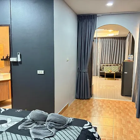 โฮมสเตย์ Marin House
