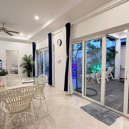 Majestic Pool Private วิลล่า Pattaya