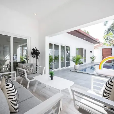 Majestic Pool Private วิลล่า *