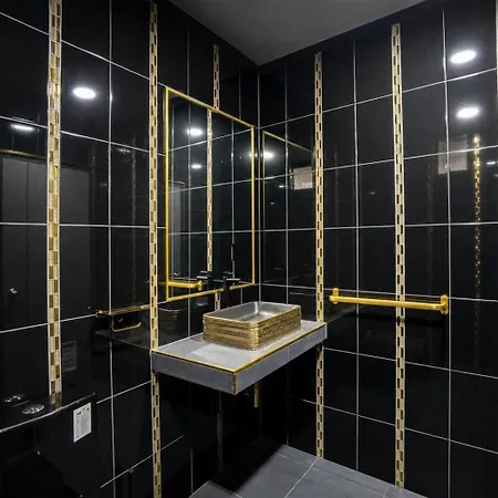 Buakhao Center 5 Bedroom วิลล่า Pattaya