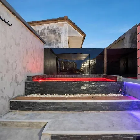 Buakhao Center 5 Bedroom Pattaya
