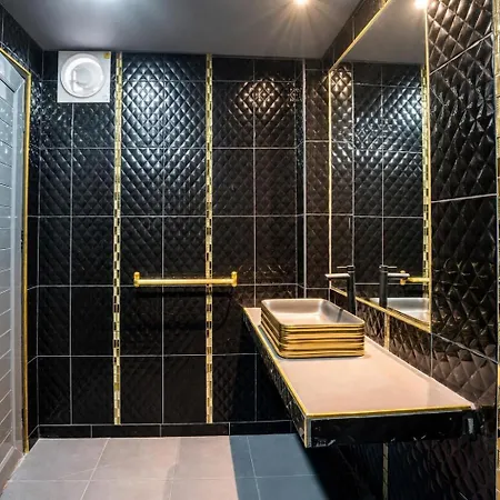 Buakhao Center 5 Bedroom วิลล่า *