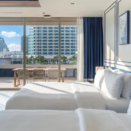 โรงแรม The Cruise 4*
