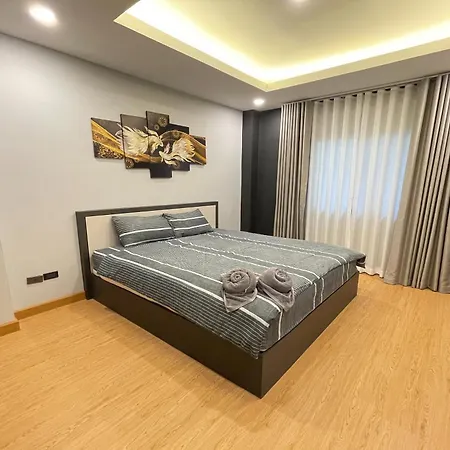 Marin House โฮมสเตย์ *