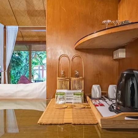 อพาร์ทเม้น I, Totally Private Pool *