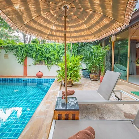 Iii, Totally Private Pool อพาร์ทเม้น