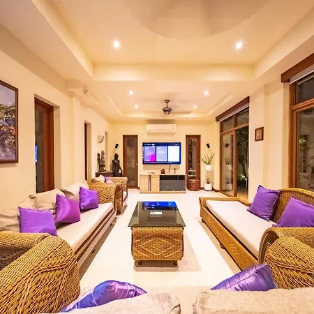 อพาร์ทเม้น Orchid House Pattaya, Totally Private Pool *