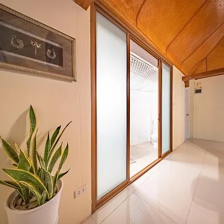 อพาร์ทเม้น I, Totally Private Pool *