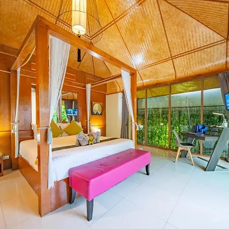 Iii, Totally Private Pool *