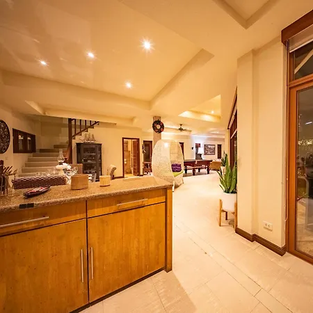 อพาร์ทเม้น Orchid House Pattaya, Totally Private Pool