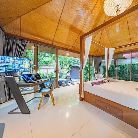 I, Totally Private Pool อพาร์ทเม้น Pattaya