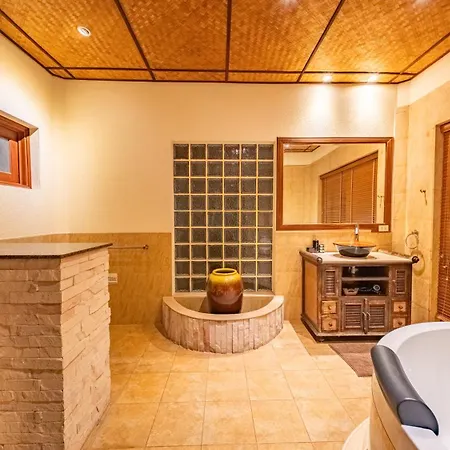 Orchid House Pattaya, Totally Private Pool อพาร์ทเม้น Pattaya