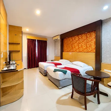 The Esse โรงแรม