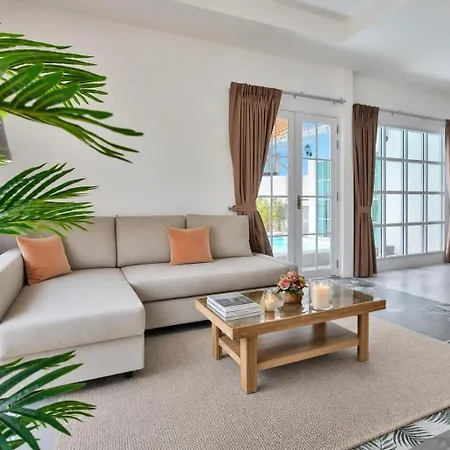 Luxury Pool Center C3- 3 Bedroom Pattaya