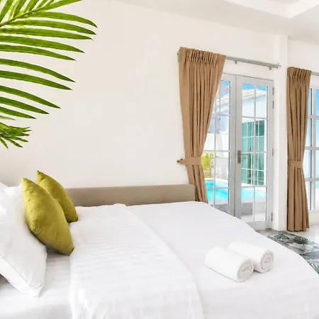 วิลล่า Luxury Pool Center C3- 3 Bedroom