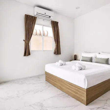 วิลล่า Luxury Pool Center C3- 3 Bedroom *