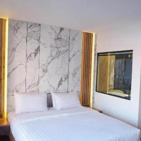 โรงแรม Sleep With Me 3*