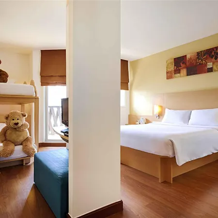 Ibis Hotel 3*