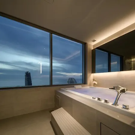 Grande Centre Point Space 5*
