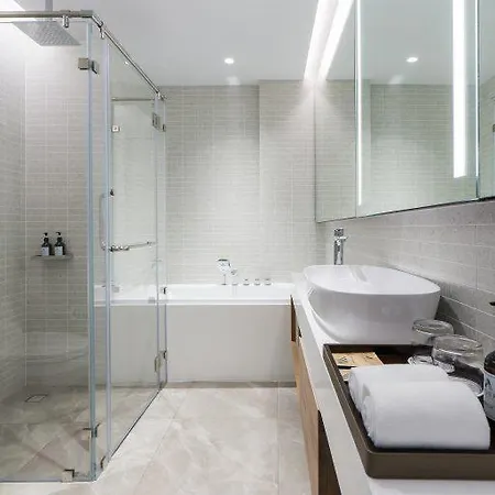 อาเบอร์ โฮเทล แอนด์ เรสซิเดนซ์ โรงแรม
