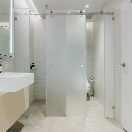 โรงแรม อาเบอร์ โฮเทล แอนด์ เรสซิเดนซ์