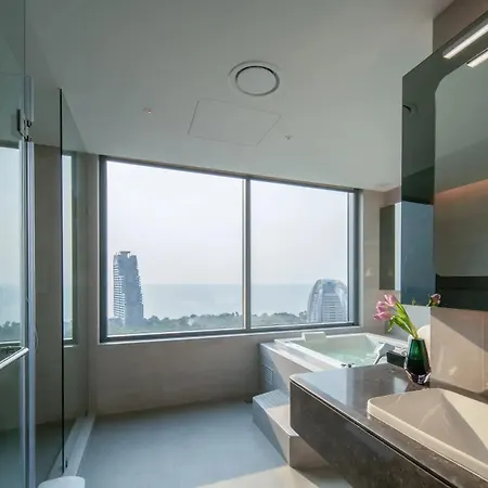 Grande Centre Point Space Hotel 5*