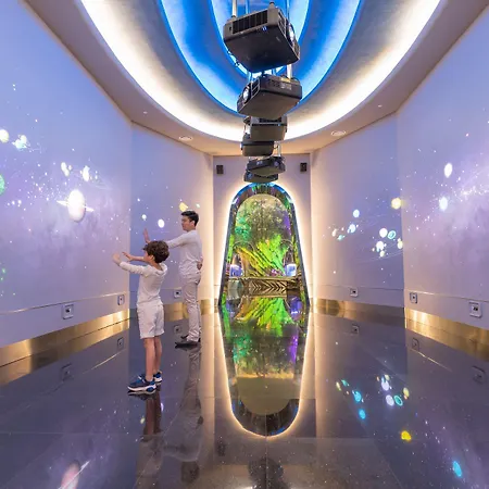 Grande Centre Point Space Hotel 5*