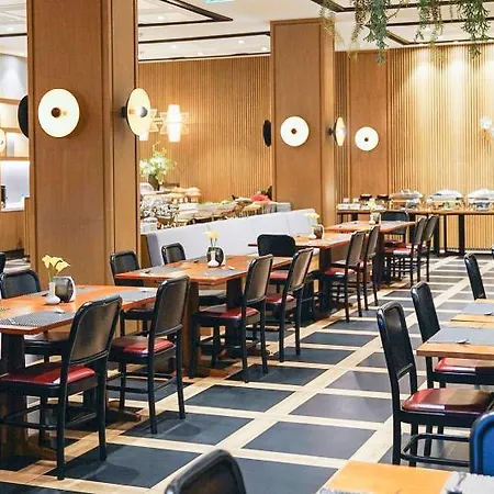 โรงแรม Health Land & 5*