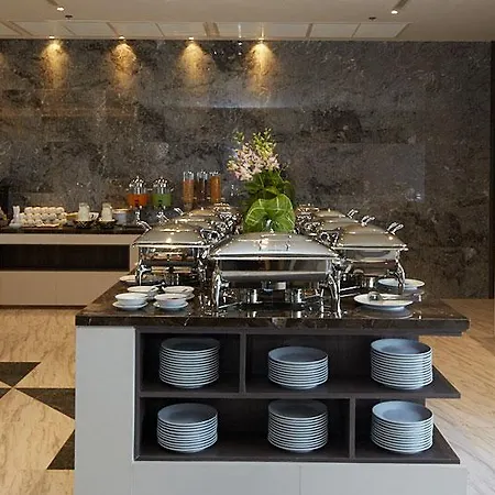 โรงแรม Health Land & Pattaya
