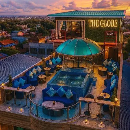 The Globe Hotel, Bar & Restaurant โรงแรม