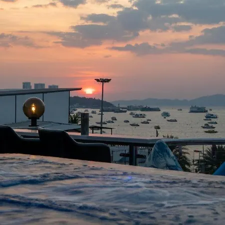 The Globe Hotel, Bar & Restaurant Hotel Pattaya